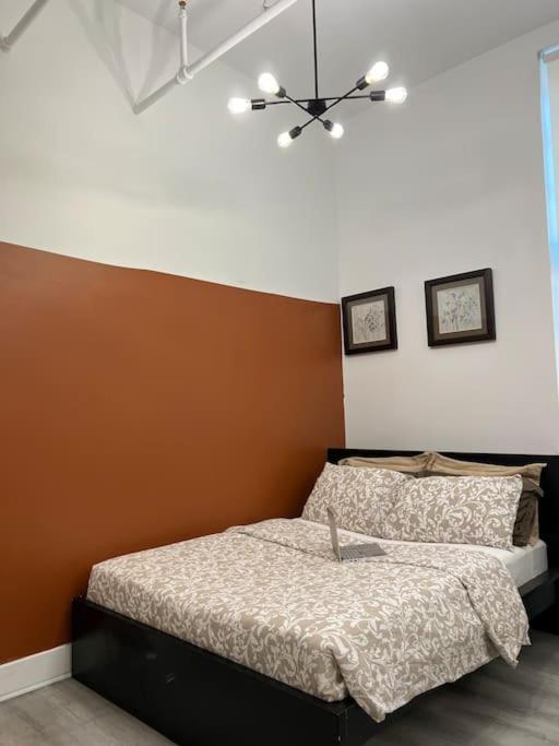 Cozy, High Rise, Large Studio Facing Downtown . Apartment Baltimore Bagian luar foto